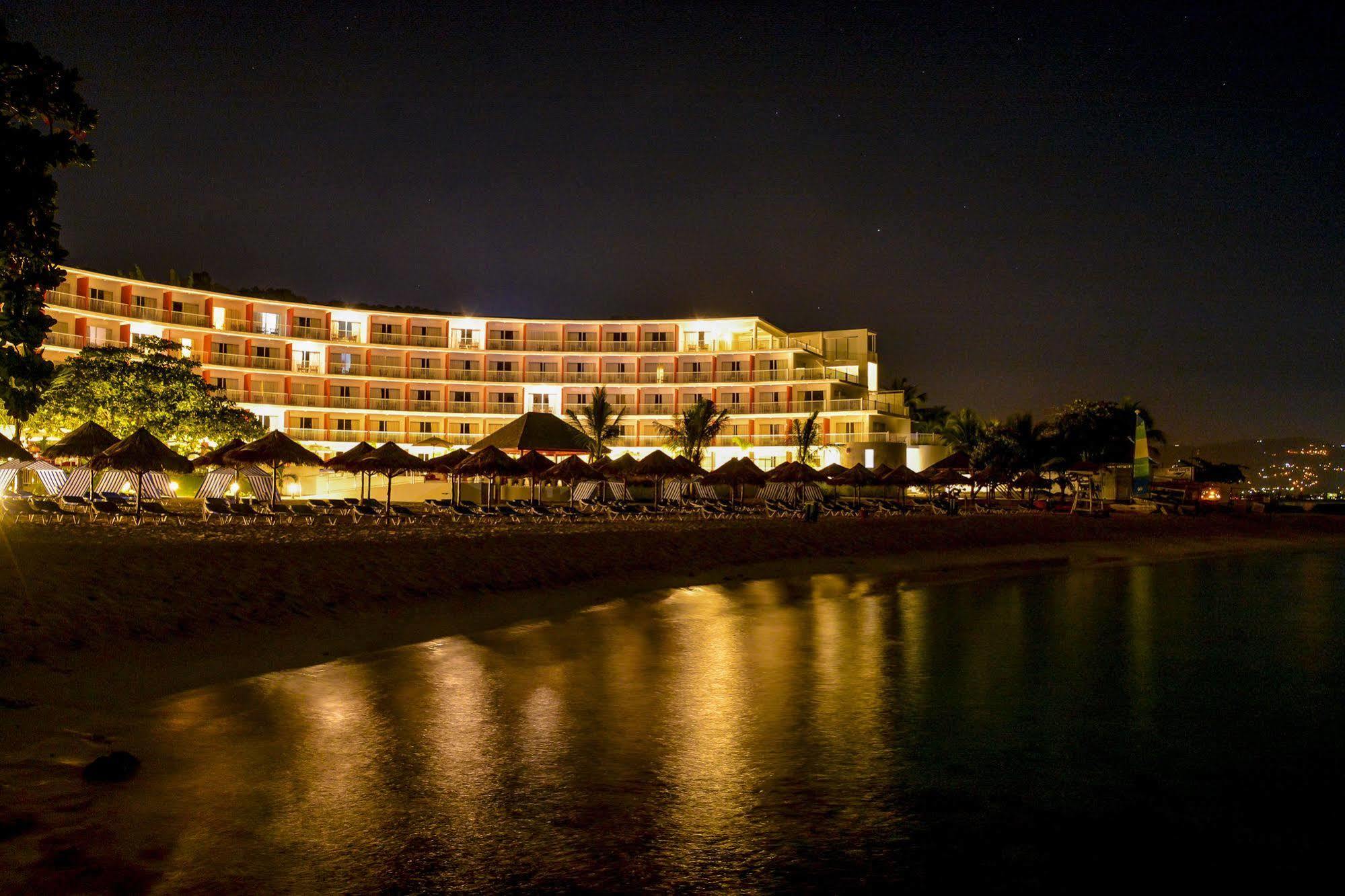 Grand Decameron Cornwall Beach, A Trademark All-Inclusive Resort Montego Bay Exterior foto